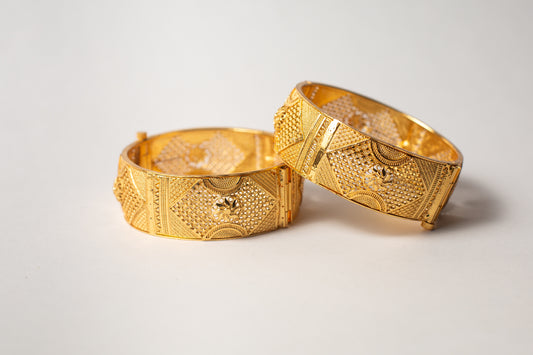 Jaalidaar Gold Plated Bangles